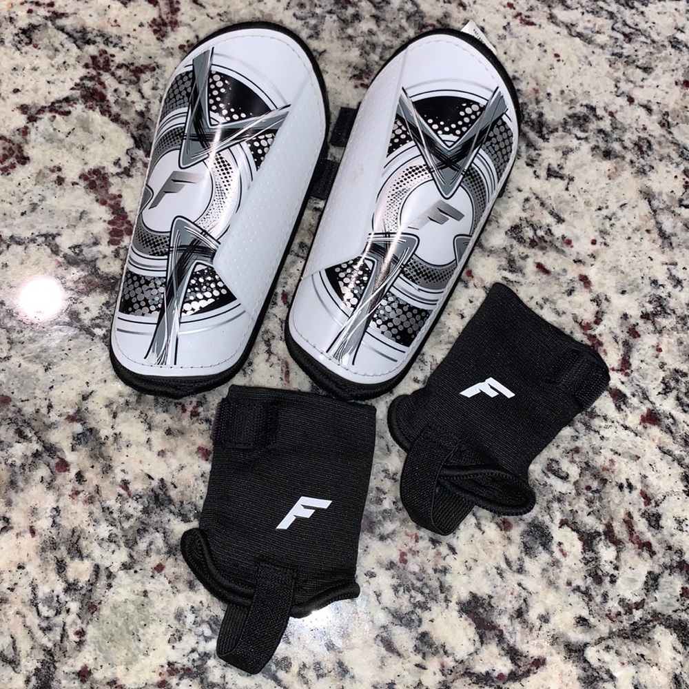 YOUTH Franklin Shin Guards
